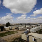 Brakkelandsbyer i et jødisk bosetningsfelt like ved Ramallah på Vestbredden.