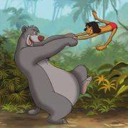 Mowgli i  «Jungelboken» har en god venn i vimsete Baloo.