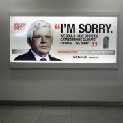Gordon Brown portrettert som angrende politiker i en Greenpeace-kampanje i 2009.
