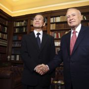 Hellas' president Karolos Papoulias (t.h.) og Kinas statsminister Wen Jiabao.